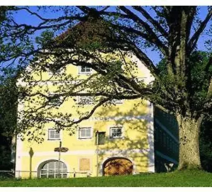 https://haus-rufinus-am-kloster-seeon.com-bavaria.com